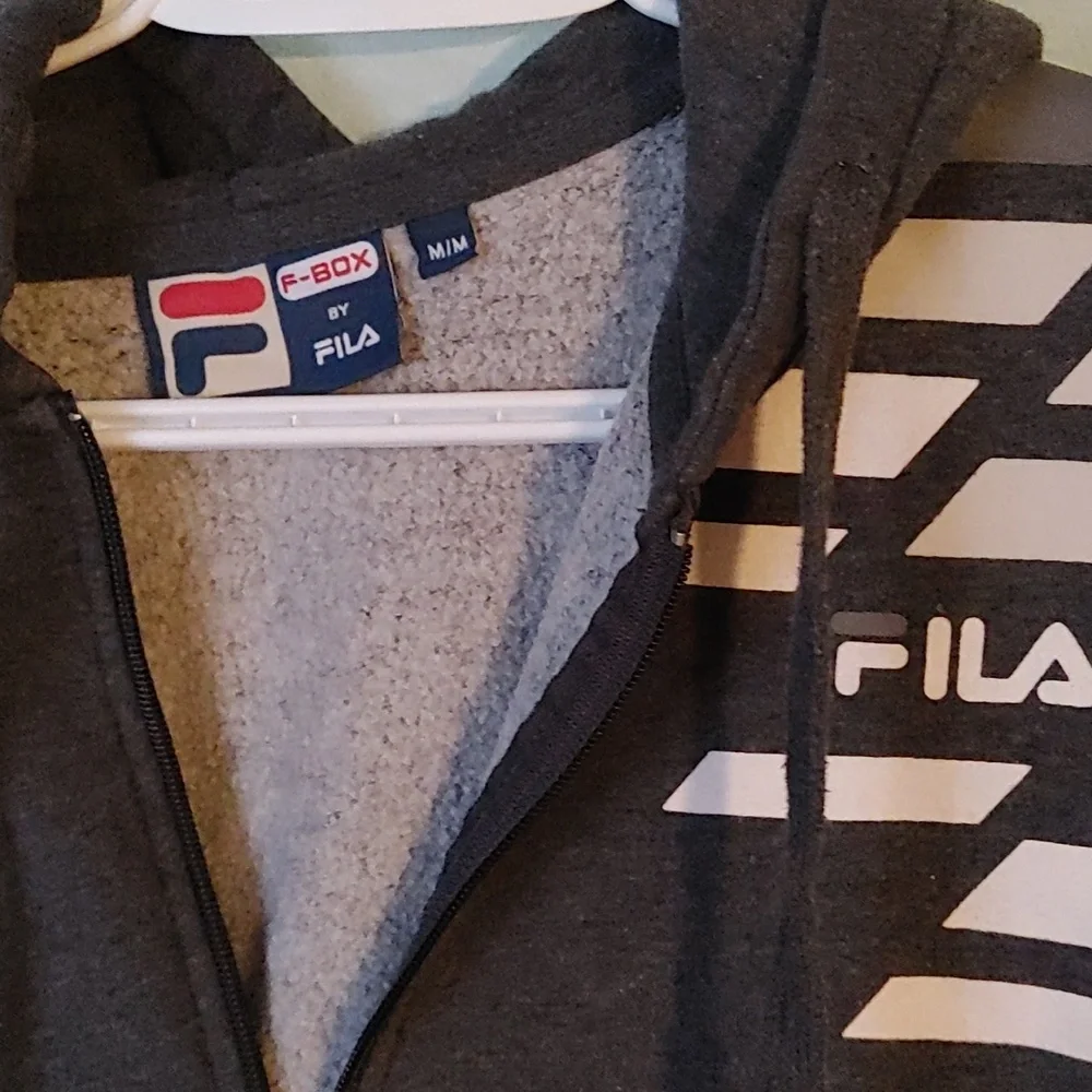 🌸Fila zipper Sweater sz M - Picture 2 of 4